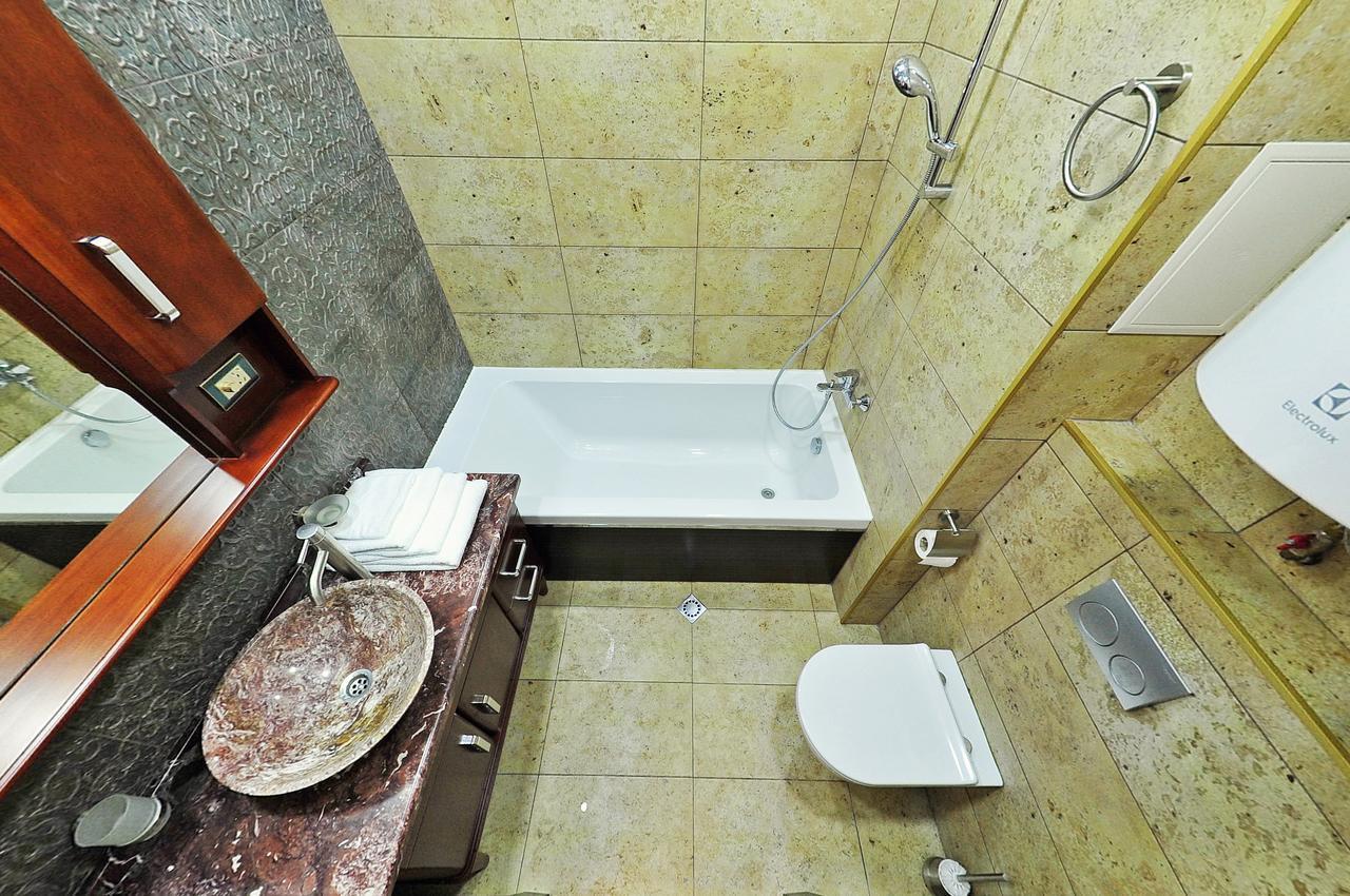 Bliss Apartaments On The 22Nd Floor バトゥーミ エクステリア 写真